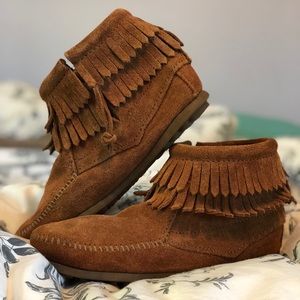 Minnetonka solid bottom